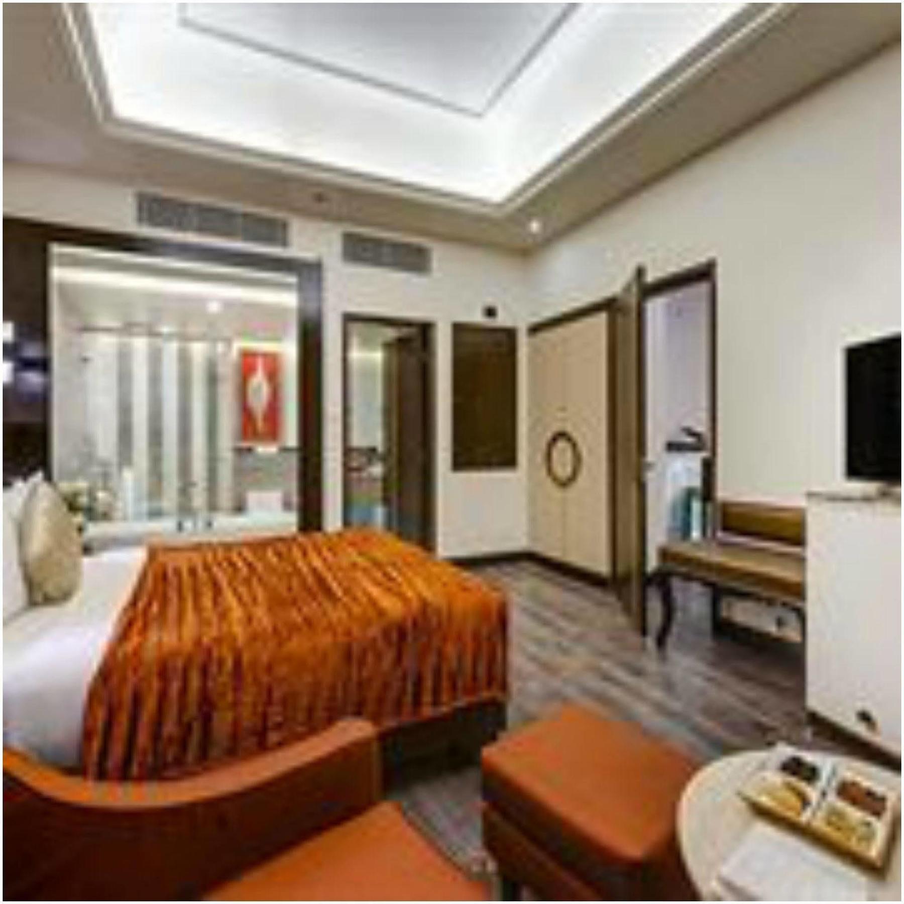 Hotel Hindusthan International,