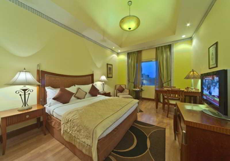 Hindusthan International, Hotel 5*