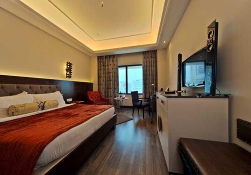 Hotel Hindusthan International, Kolkata