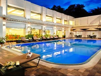Hindusthan International, Hotel